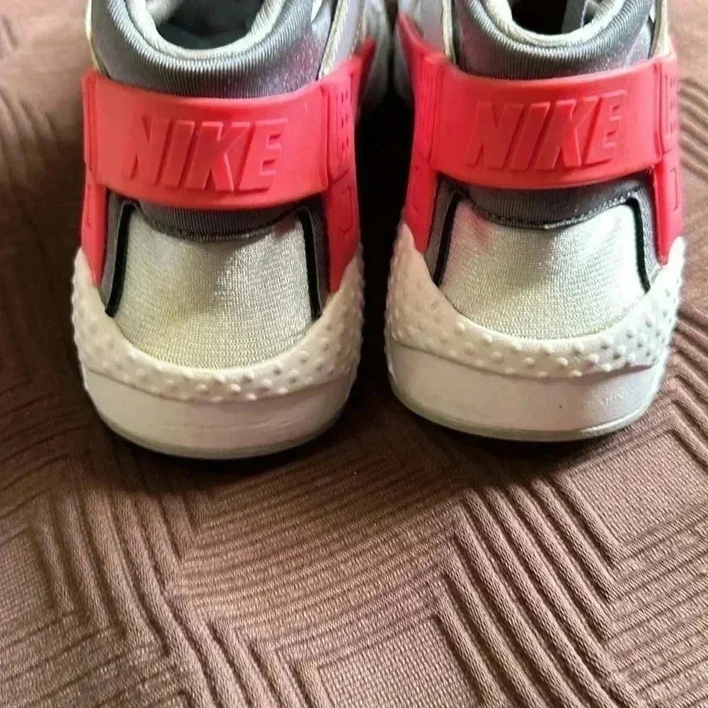Nike pink gray